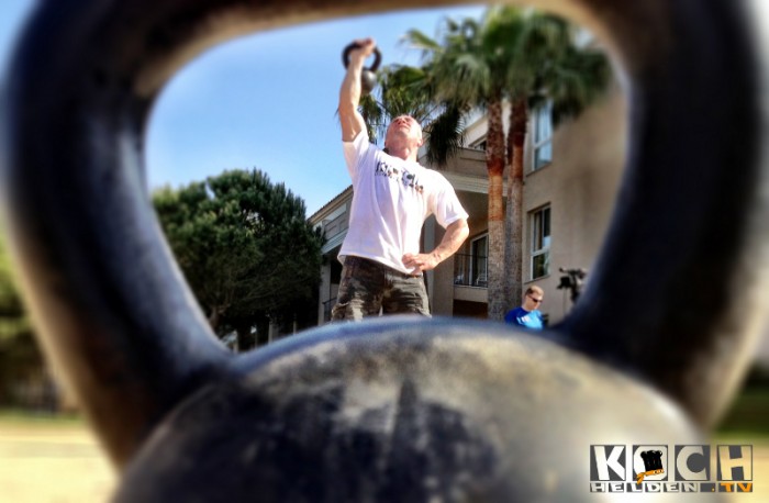 Foto(7) Kettlebell -Menshealthcamp - www.kochhelden.tv