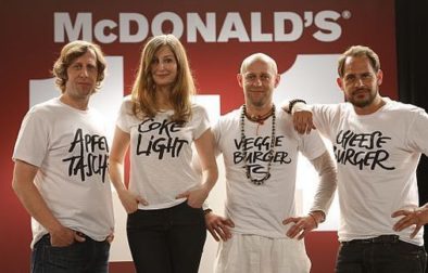 Oliver Korittke, Alexandra Maria Lara, Jürgen Vogel und Moritz Bleibtreu beim Dreh der McDonald's Kampagne "1+1"