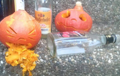 Finger weg vom Alkohol - Es nimmt euch aus der Fettverbrennung und bringt nicht nur Kürbise zum Kotzen.