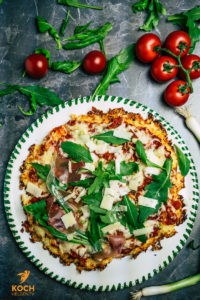 Low Carb Pizza mit Blumenkohlboden - www.kochhelden.tv