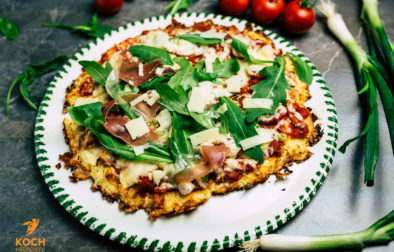 Low Carb Pizza mit Blumenkohlboden - www.kochhelden.tv