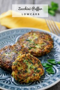 Low Carb Zucchini-Puffer - www.kochhelden.tv