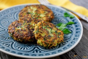 Low Carb Zucchini-Puffer - www.kochhelden.tv
