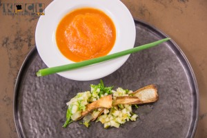 Karotten-Ingwer-Süppchen mit mariniertem Harzer Käse und Birne - www.kochhelden.tv