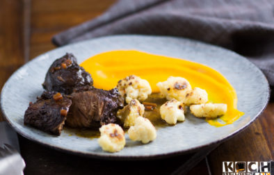 Schweinebäckchen geschmorrt - www.kochhelden.tv