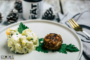 LowCarb Weihnachten: Falscher Kartoffelsalat mit Frikadellen - www.kochhelden.tv
