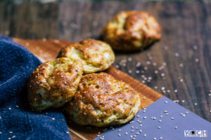 LowCarb Brötchen aus Hüttenkäse - www.kochhelden.tv