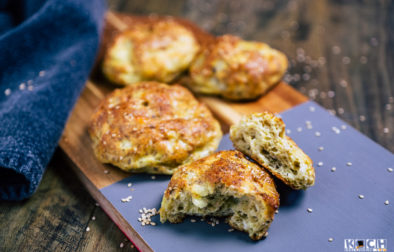 LowCarb Brötchen aus Hüttenkäse - www.kochhelden.tv