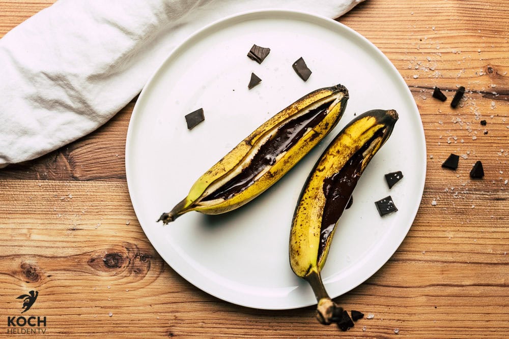 Grgeillte Bananen mit Schokolade - www.kochhelden.tv