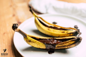 Grgeillte Bananen mit Schokolade - www.kochhelden.tv
