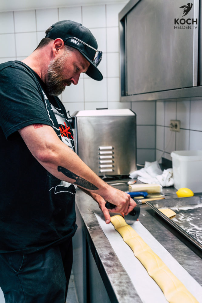 Maultaschen machen - www.kochhelden.tv