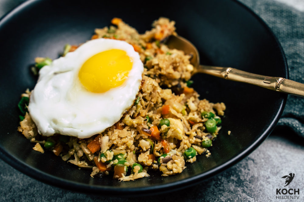 Blumenkohl Fried Rice lowcarb - www.kochhelden.tv