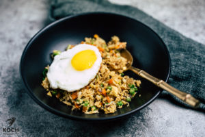 Blumenkohl Fried Rice lowcarb - www.kochhelden.tv