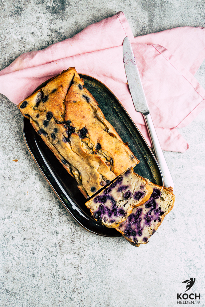 Blaubeer-Bananenbrot - www.kochhelden.tv