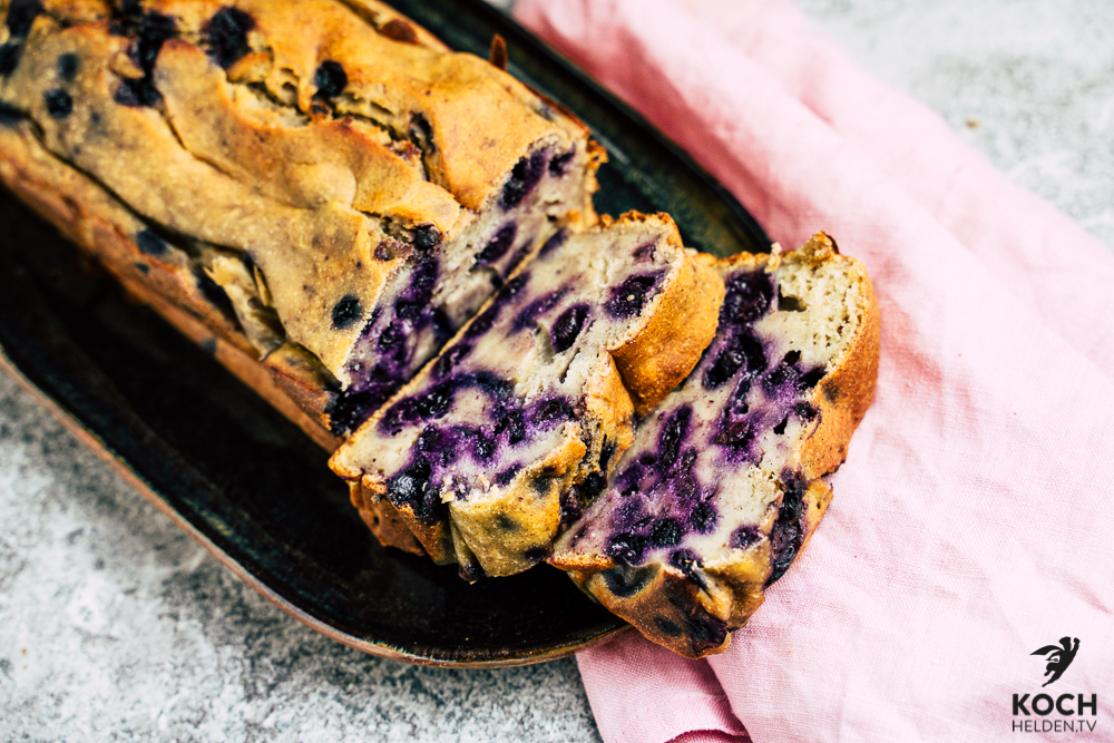 Blaubeer-Bananenbrot - www.kochhelden.tv