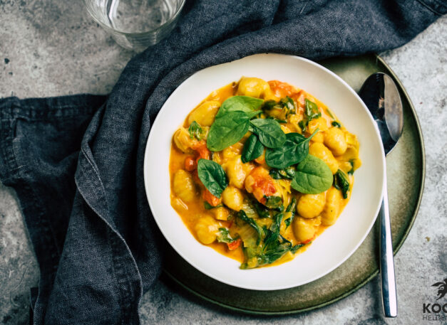 One Pot Tomaten-Spinat-Gnocchi - www.kochhelden.tv